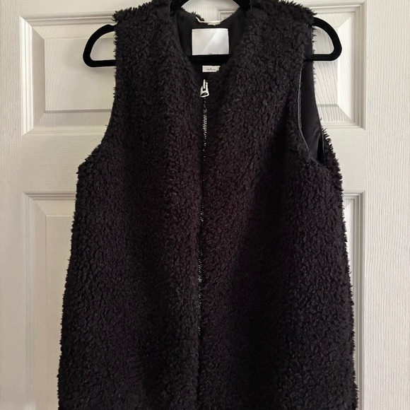 Wilfred Chatou Vest - Picture 1 of 3